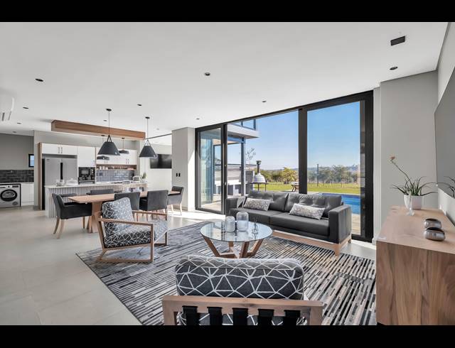 4 BEDROOM HOUSE FOR SALE IN HELDERFONTEIN ESTATE
